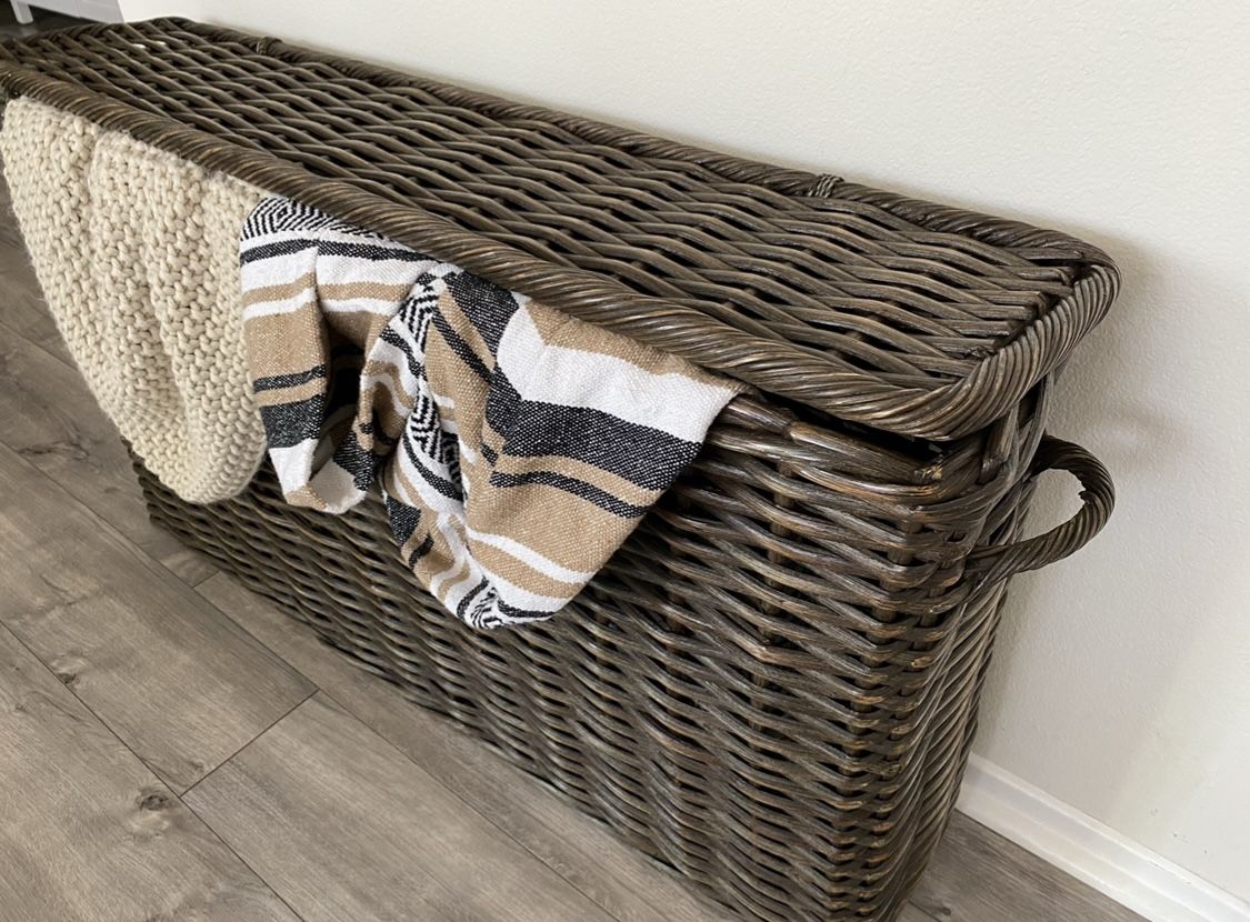 Aubrey Woven Oversized Lidded Basket - Charcoal