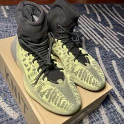 🔥 Adidas Yeezy Shoes BSKTBL Knit HRO0811 Eneglo US 10.5, Perfect Condition 🔥