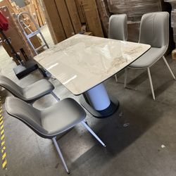 Dining Table With 6 Chairs /$300