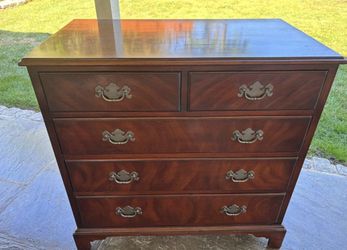 Vintage 5-Drawer Wooden Dresser
