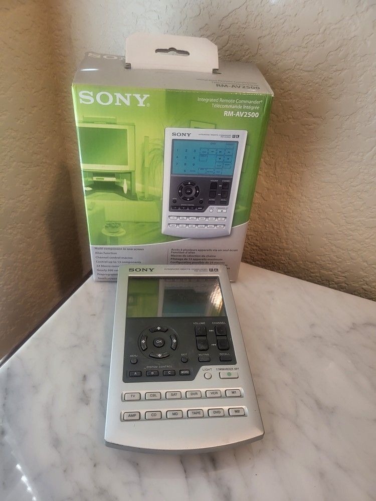 SONY RM-AV2500 Universal Remote With Original Box