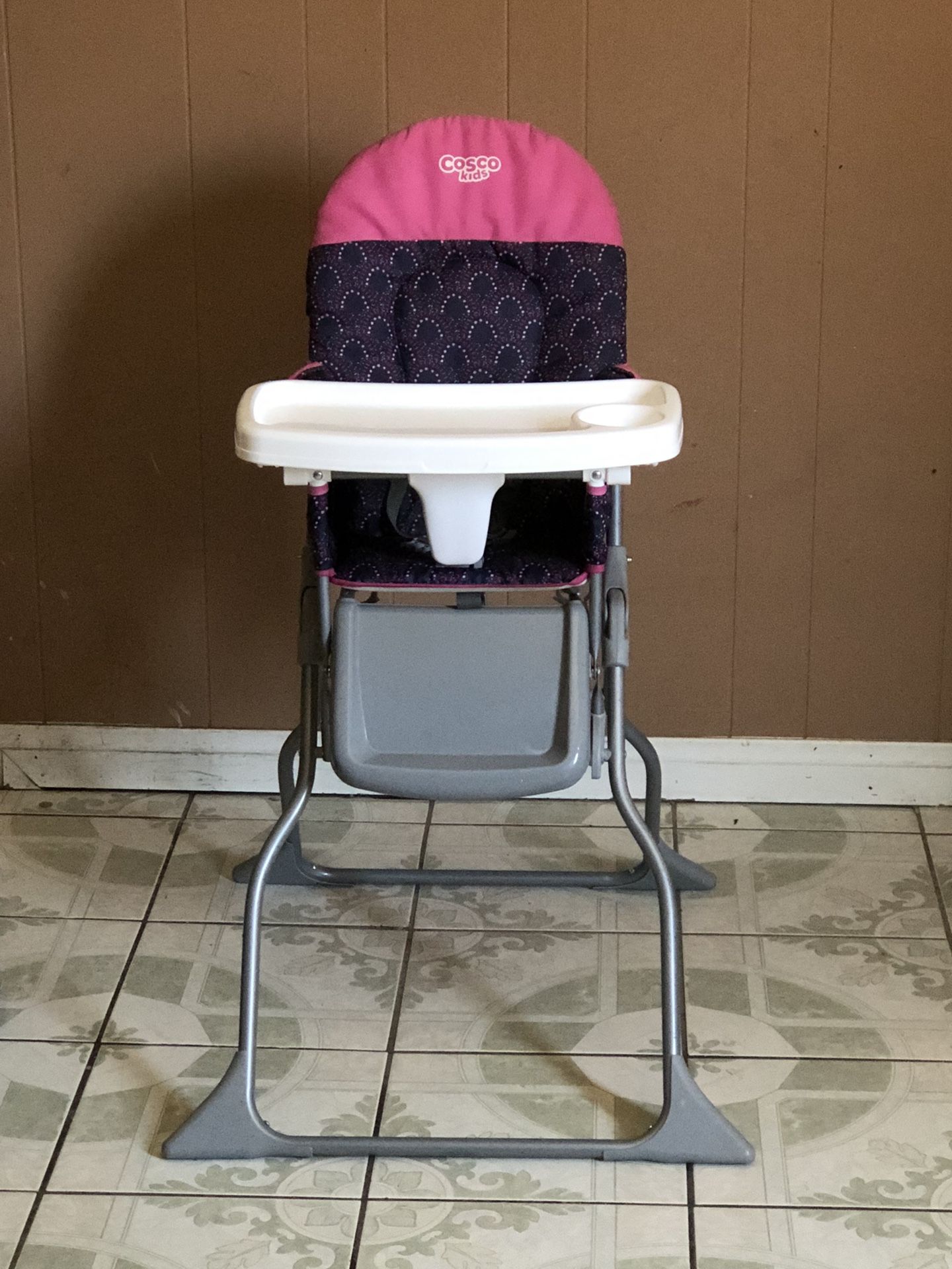 LIKE NEW COSCO BABY HIGH CHAIR!!!