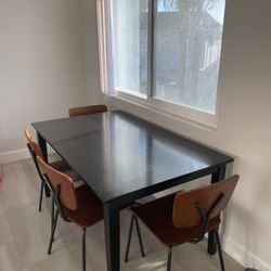 Mid Century Modern Dining Table and Chairs 
