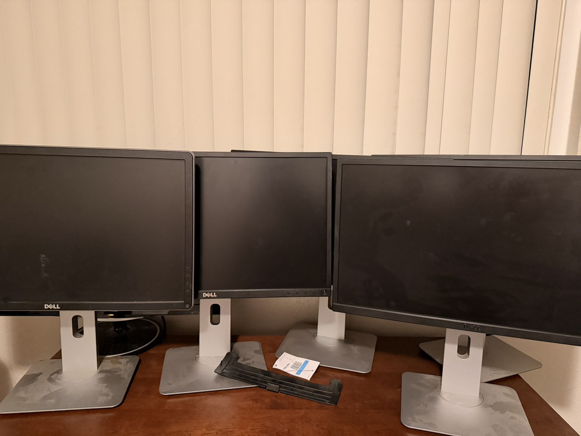 HP Monitors