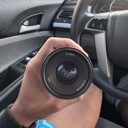 Sony - E11mm F1.8 APS-C ultra-wide-angle prime lens - Black