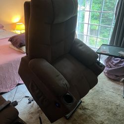 Full Extension Recliner With Lift