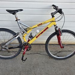 intense uzzi xc mountain bike