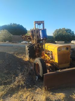 1965 Massy Fergeson work bull 202