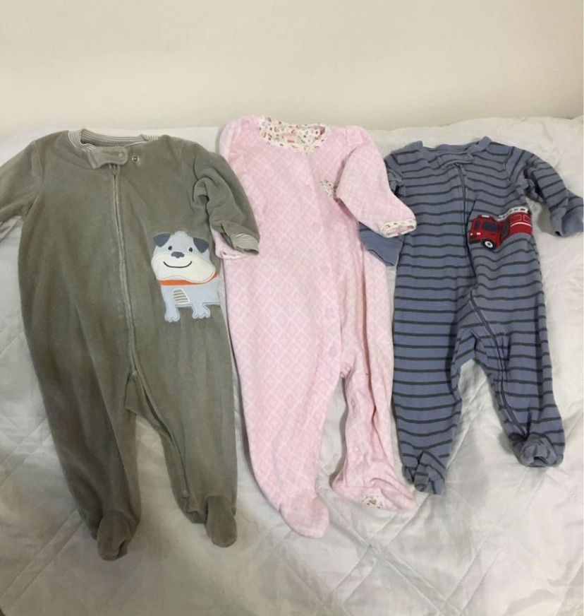 Carter’s kids sleep &play suits bundle 6 months