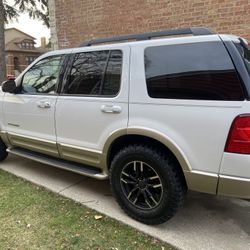 2005 Ford Explorer 