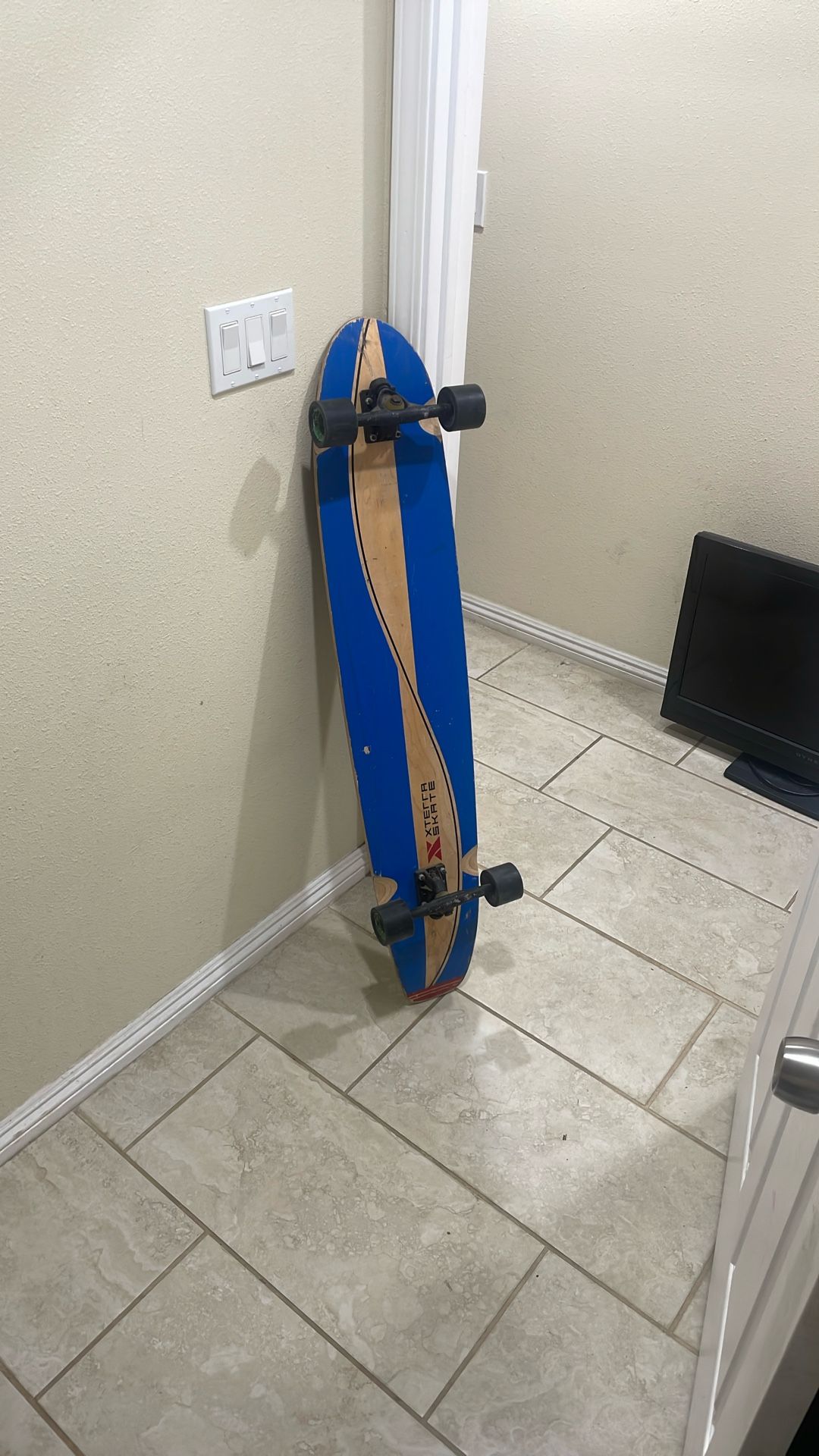48 Inches Long. XTERRA Wave Skateboard.