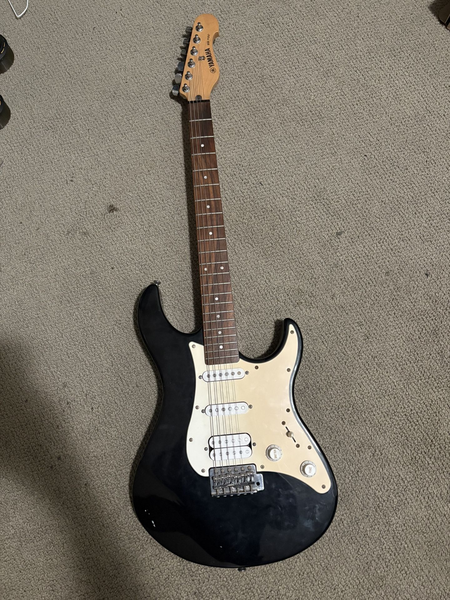 Yamaha EQ 112 C Electric Guitar 
