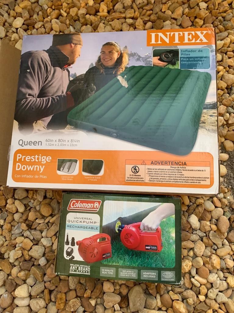 Air mattress with pump size queen