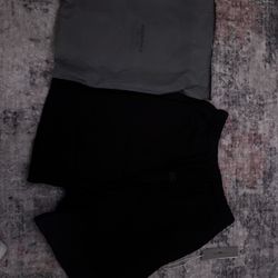 black essential shorts THEY FIT BIG
