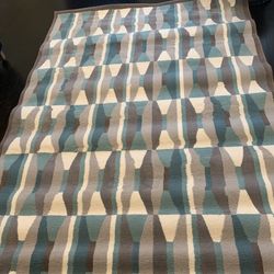 5 Ft 6in x 8ft area rugs