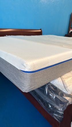 Queen Memory foam 10 inches.