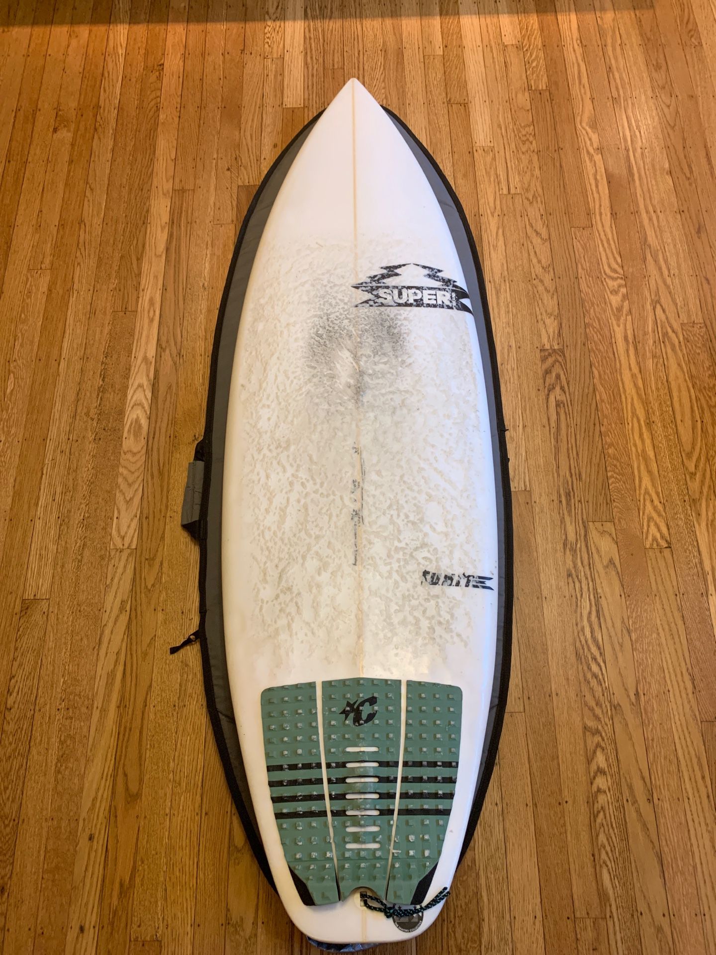 Surfboard - Super Brand - Unit model 5’9