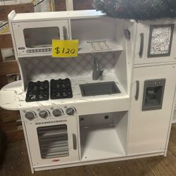 Play Kitchen 