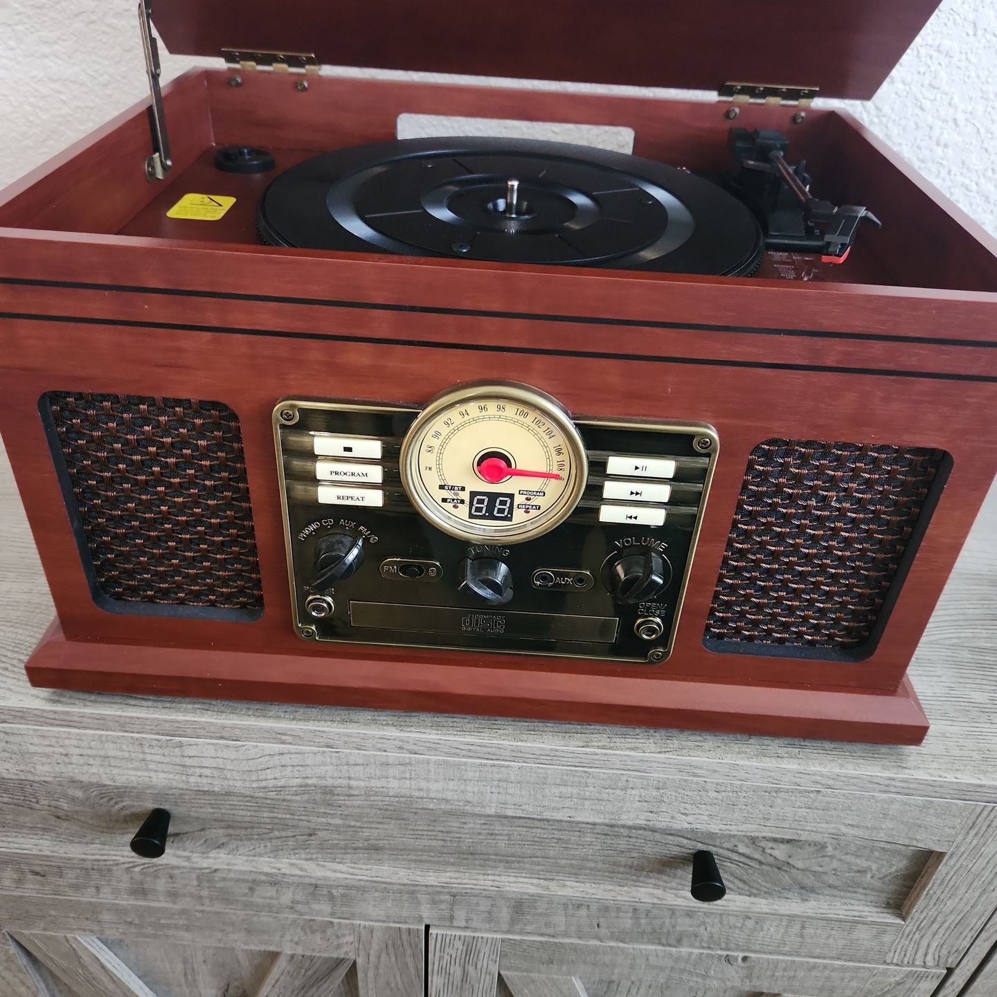 Victrola 6 in 1 turntable/ record player