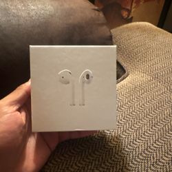Apple Airpods (2nd Generation) Wireless Earbuds 