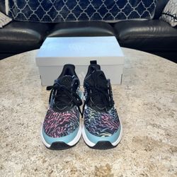 Women’s FortaRun K Adidas size 6. With box. 