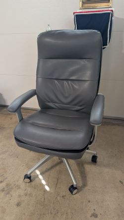 Beautyrest platinum chair