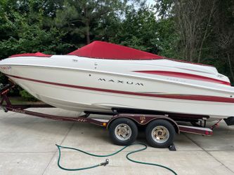 2003 Maxum  2400 SR