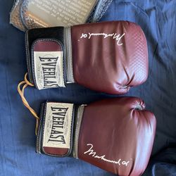 Muhammad Ali Signature Collection Boxing Gloves