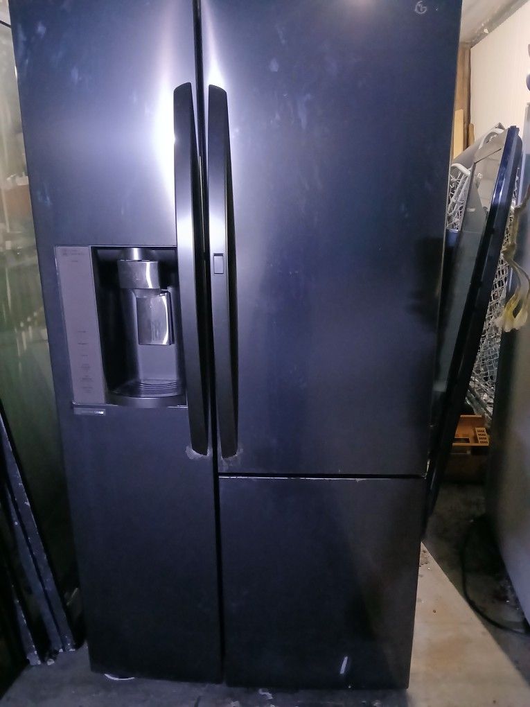 LG Refrigerator 3ft Large And 5.10 Ft Height