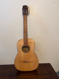 Guitarra vintage de paracho michoacan (Paracho Acoustic Classical Guitar!