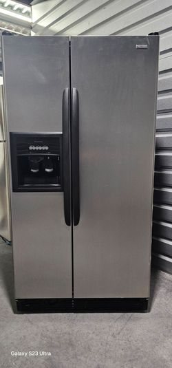 Kenmore Coldspot Side-by-Side Refrigerator – Ice & Water Dispenser – Excellent Working Condition