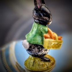 1977 BEATRIX POTTER'S  LITTLE BLACK RABBIT by  F. WARNE & CO  BESWICK ENGLAND
