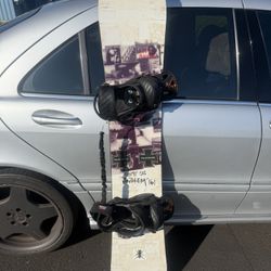 Snowboard 161 With Button Large Bindings- Gently used