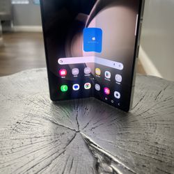 Samsung Galaxy Z Fold 5 256gb AT&T