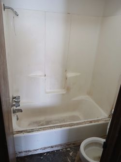 Tub Surround
