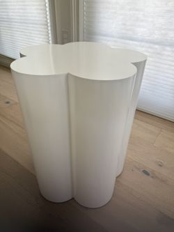 Flower Shaped End Table (wood)