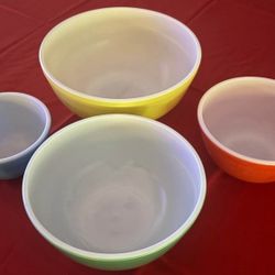Vintage Pyrex Stackable Mixing Bowls 