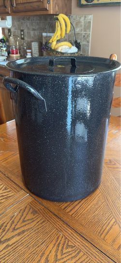Large Black Speckled Enamel Stock Pot with Lid