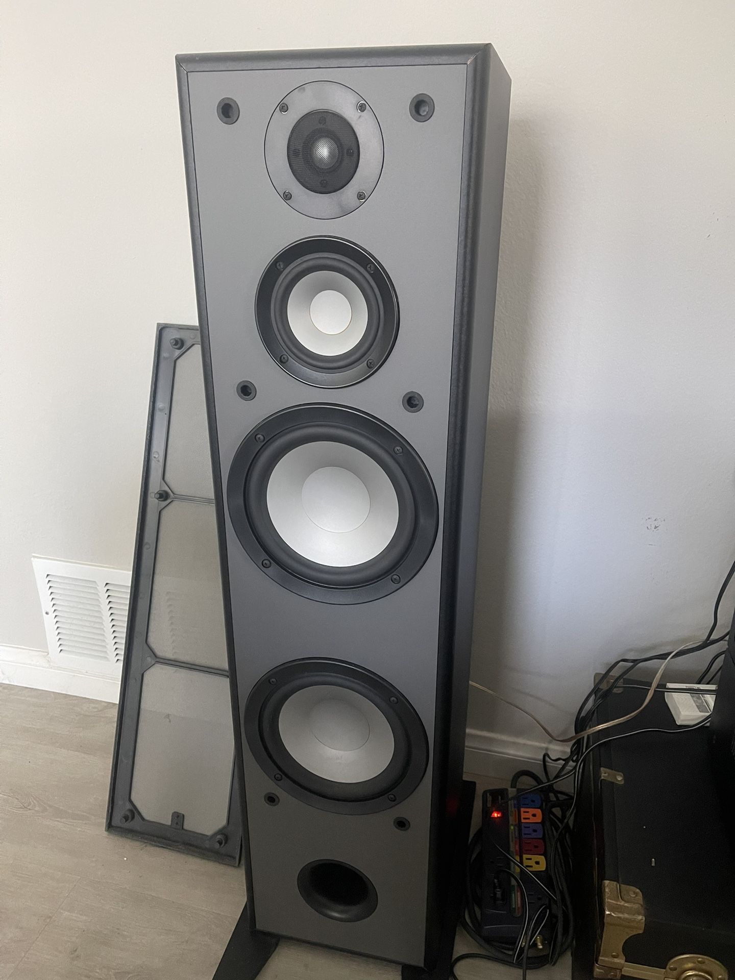 Yamaha NSA200XT Floor Tower Speakers for Sale in San Diego, CA OfferUp