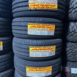 225/45/18 Arroyo Grand Sport A/S 95W Tires