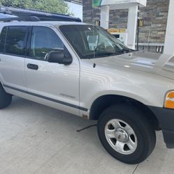 2005 Ford Explorer