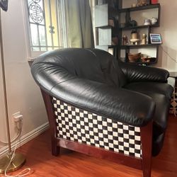 Vintage-Style Black Leather Loveseat - Solid Wood Frame