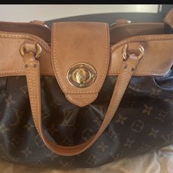 Louis Vuitton Travel Wallet for Sale in Downey, CA - OfferUp