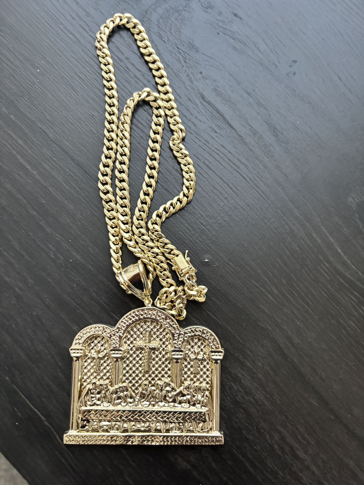 10k Gold Necklace & Pendant