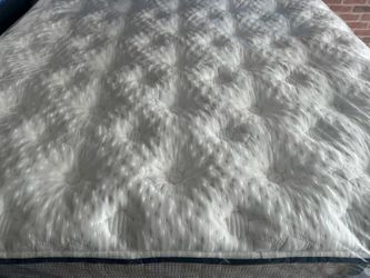 Free delivery! 90% off! Brand New Luxury King Size Aireloom Mattress
