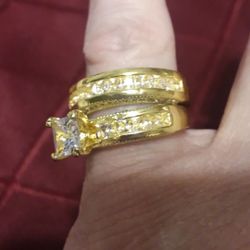 Size 8 Luxurious 2 Piece Yellow Gold Filled ENGAGEMENT RING And WEDDING BAND SET