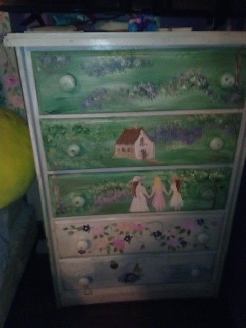 Bedroom Set With Painting 