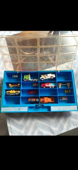 Vintage 1981 hotwheels display case with cars $40 FIRM