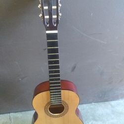 In Good Shape Acustic Guitar