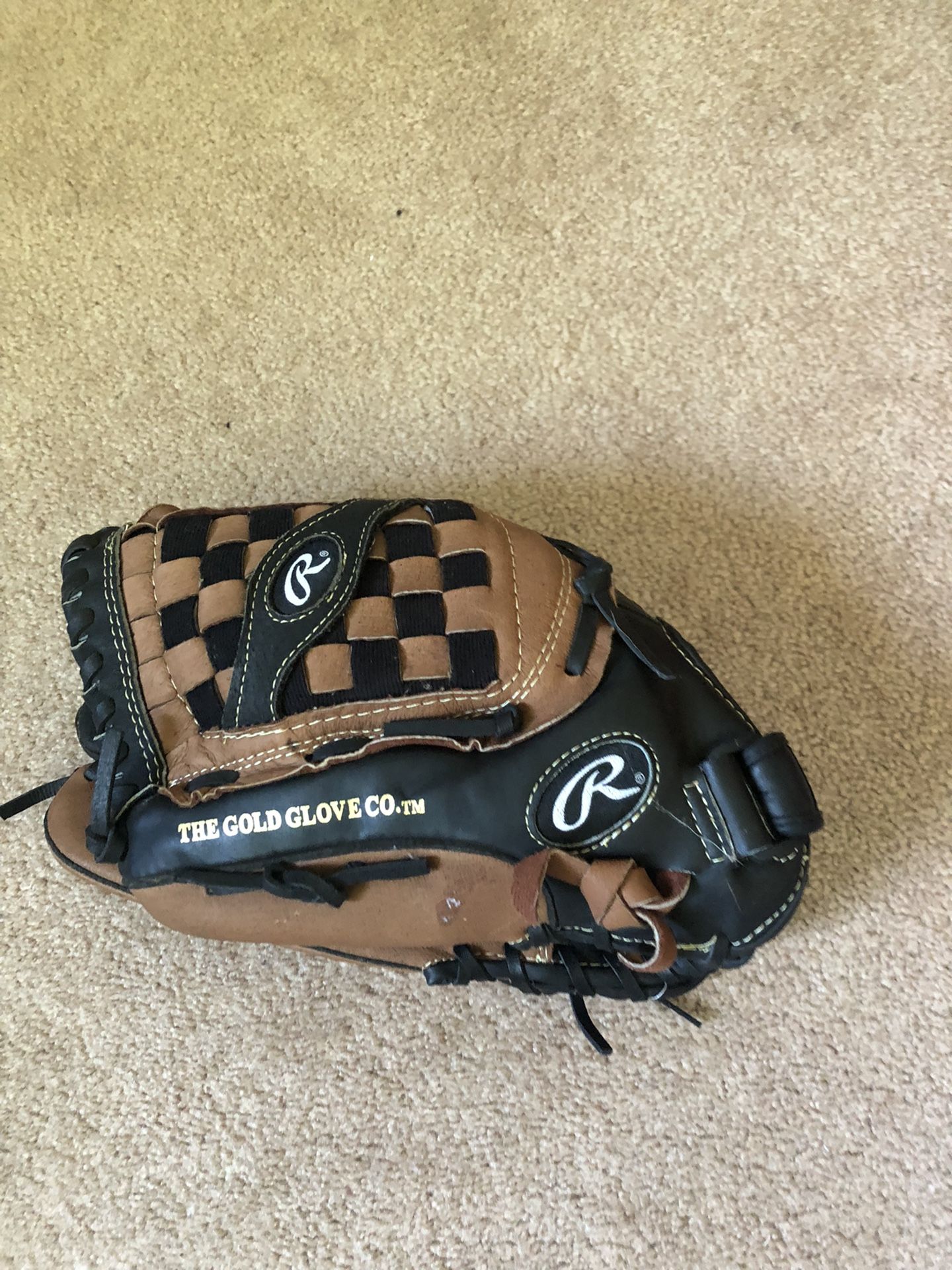 Rawlings Right Handed Glove
